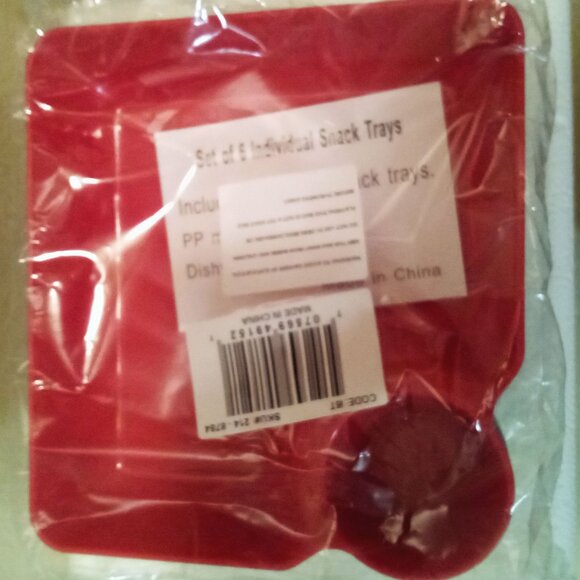 SET 6 SQUARE PLASTIC SNACK TRAYS BOWLS WITH ATTACHED SAUCE/DIP CUP - Picture 4 of 4